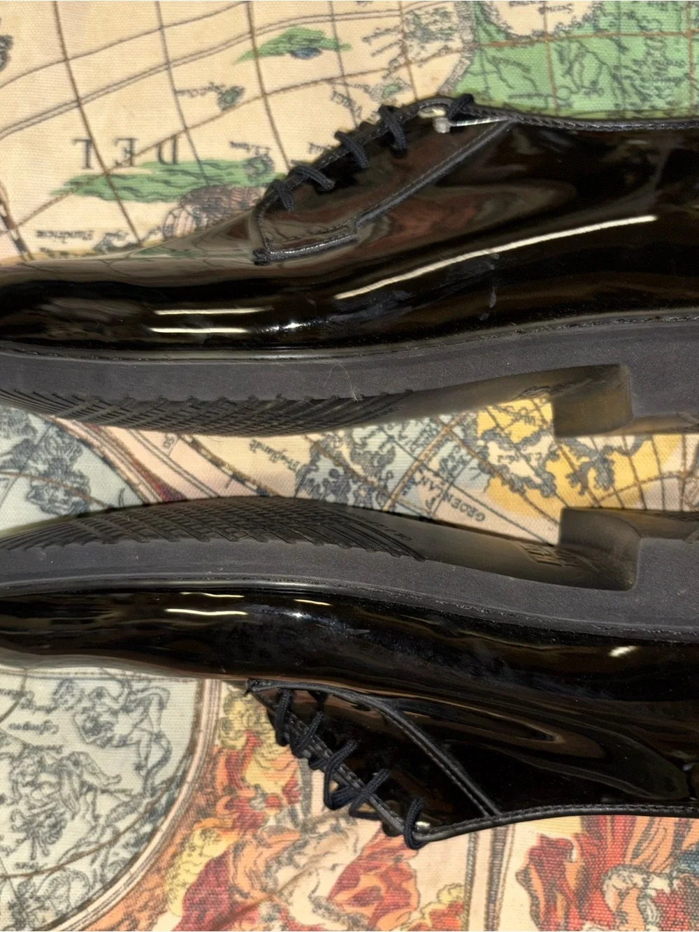 Bates glossy black